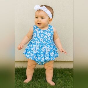 2 Sets Baby Gap 6-12months Top and Bottom